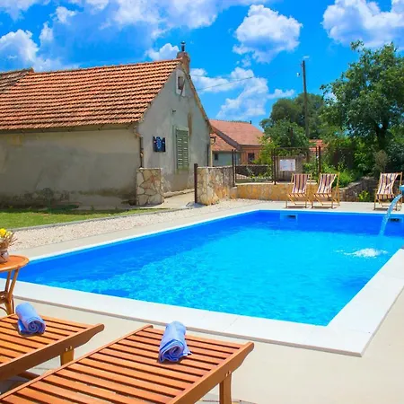 Villa Pool Miljevci Bristane *