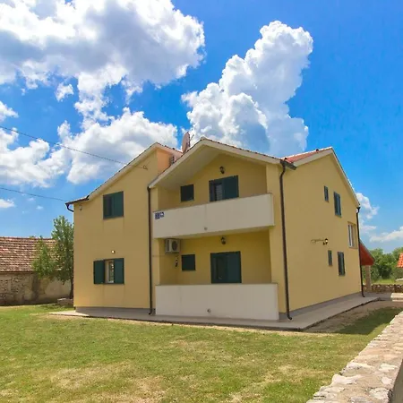Villa Pool Miljevci Bristane *