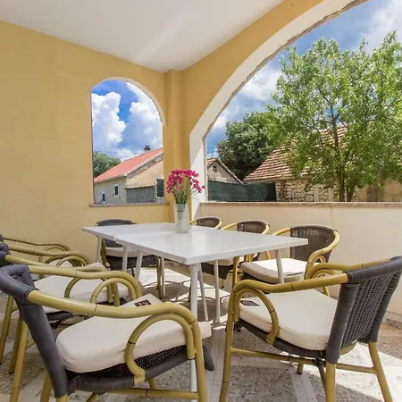 Pool Miljevci Bristane Villa Drniš