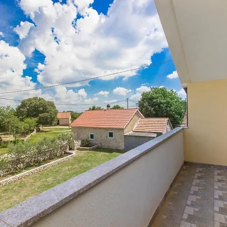 Villa Pool Miljevci Bristane *