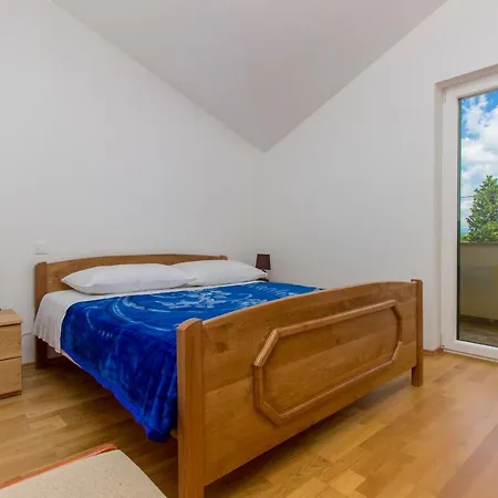 Pool Miljevci Bristane Drniš