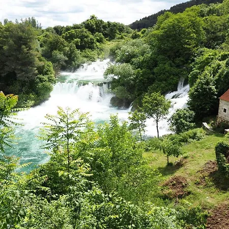 Pool Miljevci Bristane Villa Drniš
