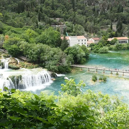 Villa Pool Miljevci Bristane Drniš